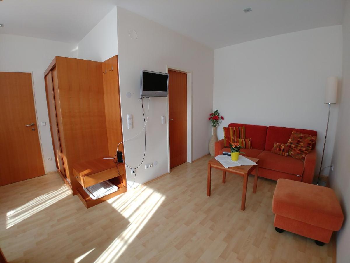 Lei'S Wok Otel Neusiedl am See Dış mekan fotoğraf